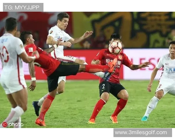 上海上港与辽宁宏远激战正酣谁将赢得这场精彩对决的胜利 上海上港与辽宁宏远激战正酣谁将赢得这场精彩对决的胜利