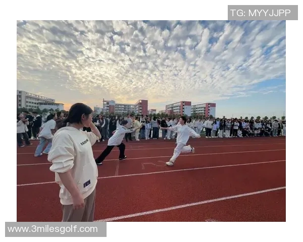 校园青春活力展现体育锻炼中的真实学生风采照片分享